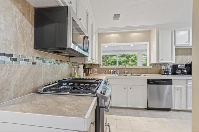 11230 Huggins Drive, Houston, TX 77035