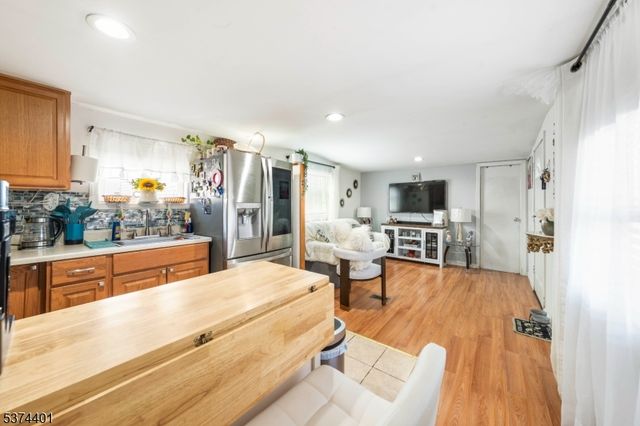 33 Adult Dr, Moonachie Boro, NJ 07074