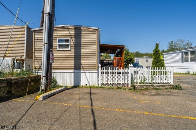 33 Adult Dr, Moonachie Boro, NJ 07074
