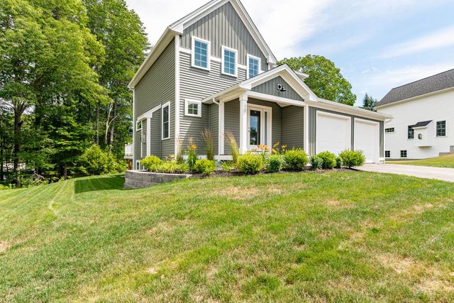 10 Banner Drive, Dover, NH 03820