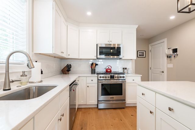 10 Banner Drive, Dover, NH 03820