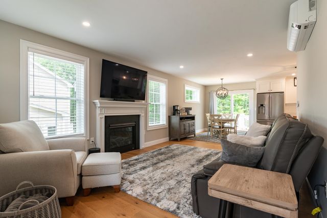 10 Banner Drive, Dover, NH 03820