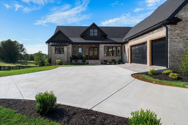 202 The Backstretch, Nicholasville, KY 40356