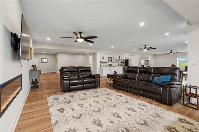 202 The Backstretch, Nicholasville, KY 40356