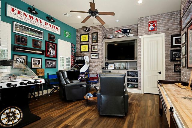 103 Windfair Loop, Montgomery, TX 77316