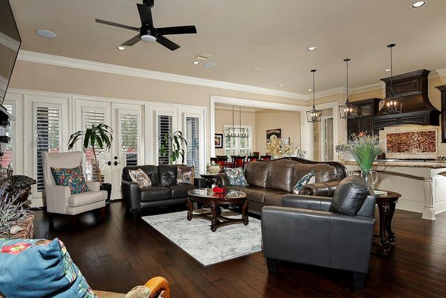 103 Windfair Loop, Montgomery, TX 77316