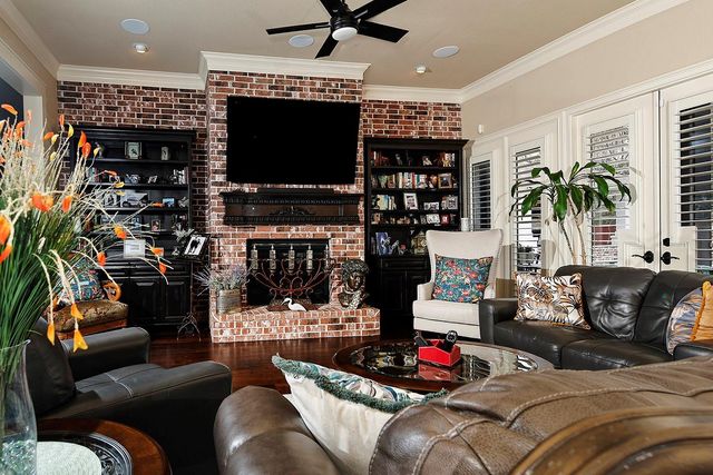103 Windfair Loop, Montgomery, TX 77316