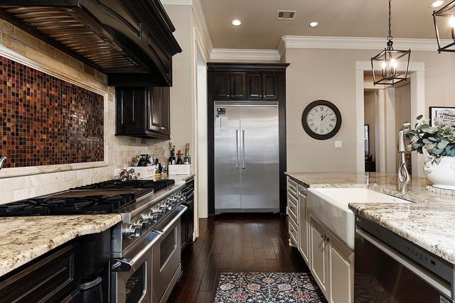103 Windfair Loop, Montgomery, TX 77316