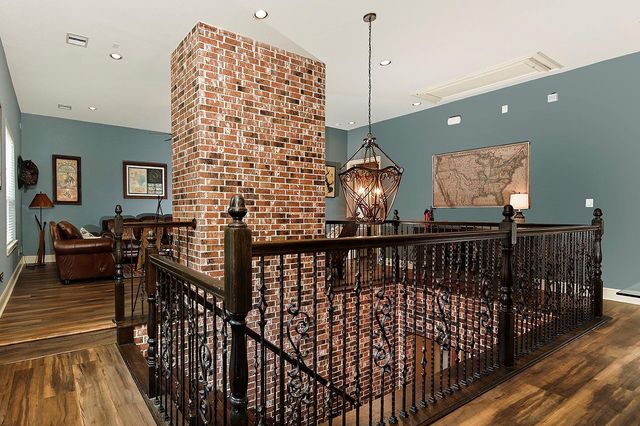 103 Windfair Loop, Montgomery, TX 77316
