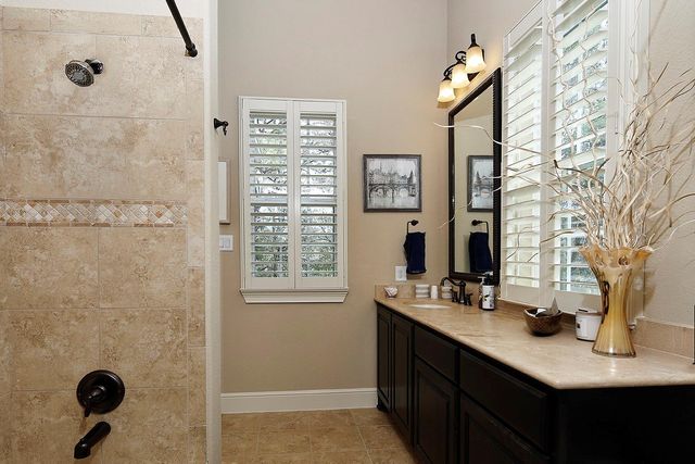 103 Windfair Loop, Montgomery, TX 77316