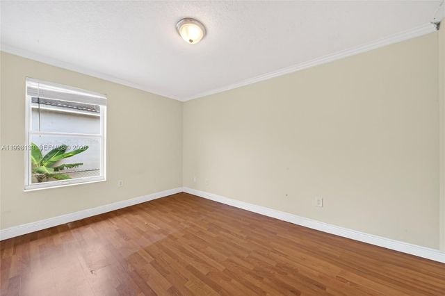 6881 SW 27th St, Miami, FL 33155