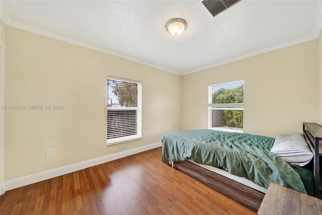 6881 SW 27th St, Miami, FL 33155