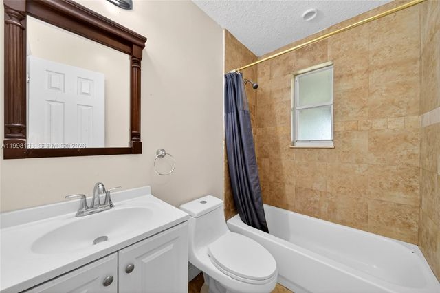 6881 SW 27th St, Miami, FL 33155