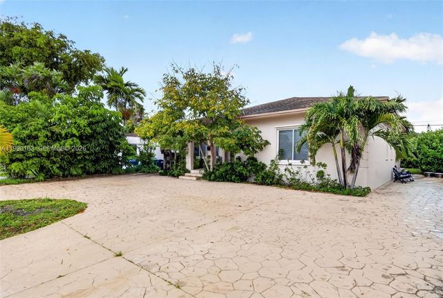 6881 SW 27th St, Miami, FL 33155