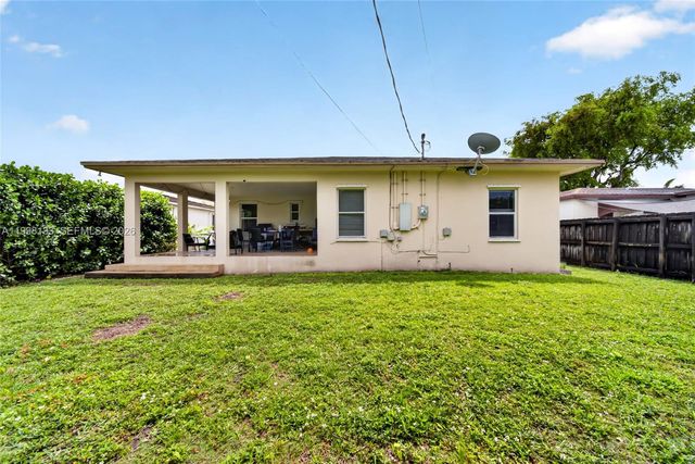 6881 SW 27th St, Miami, FL 33155