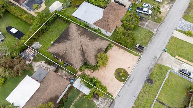 6881 SW 27th St, Miami, FL 33155