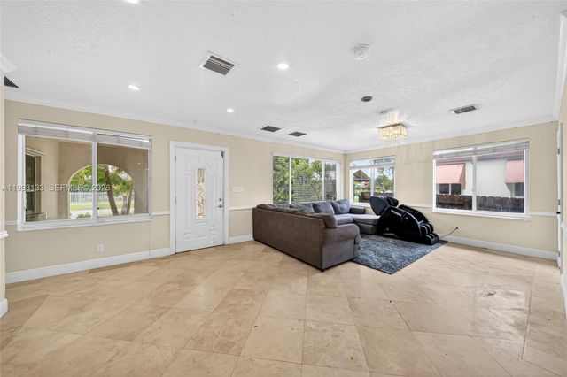 6881 SW 27th St, Miami, FL 33155