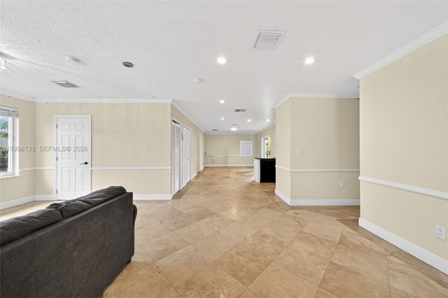 6881 SW 27th St, Miami, FL 33155