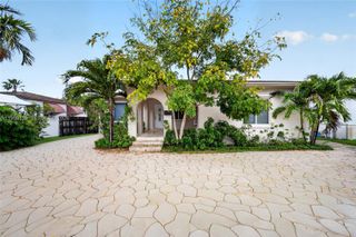 6881 SW 27th St, Miami, FL 33155