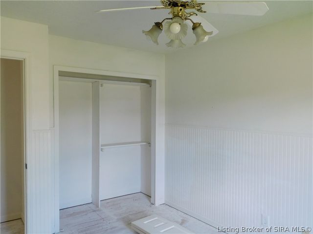 1828 Fall Run Court, New Albany, IN 47150