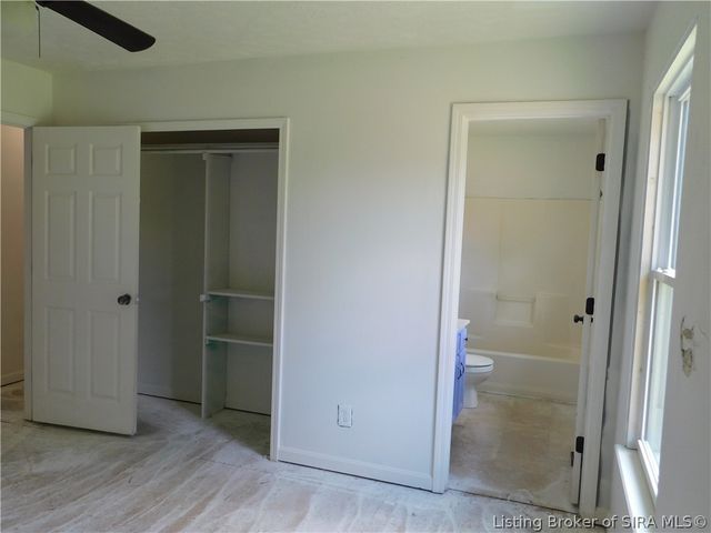 1828 Fall Run Court, New Albany, IN 47150