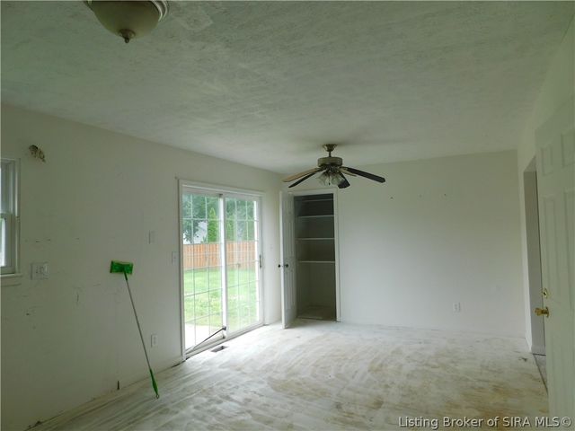 1828 Fall Run Court, New Albany, IN 47150