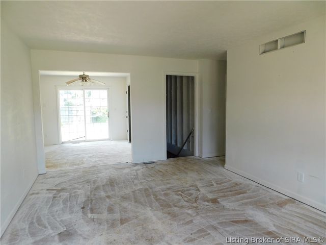 1828 Fall Run Court, New Albany, IN 47150