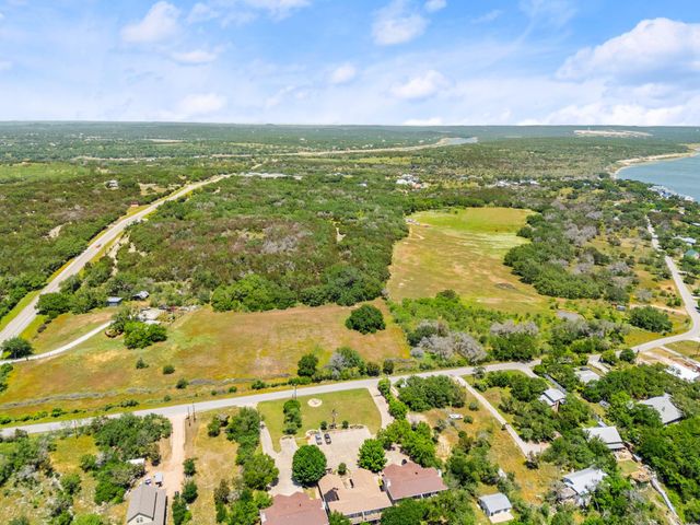 525 Pace Bend RD N, Spicewood, TX 78669
