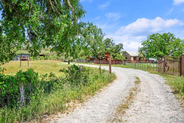 525 Pace Bend RD N, Spicewood, TX 78669