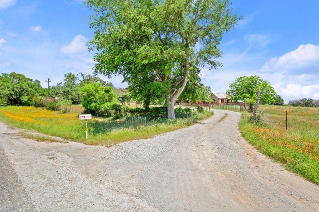 525 Pace Bend RD N, Spicewood, TX 78669