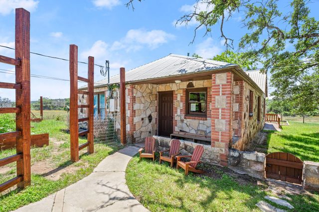 525 Pace Bend RD N, Spicewood, TX 78669