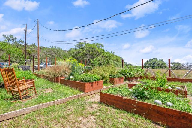 525 Pace Bend RD N, Spicewood, TX 78669