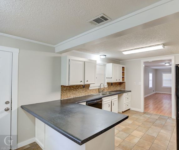 206 Latimer Street, Mooringsport, LA 71060