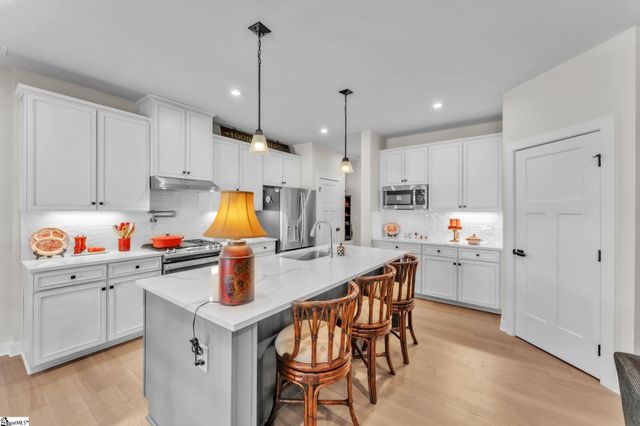 300 Beckman Drive, Greenville, SC 29605