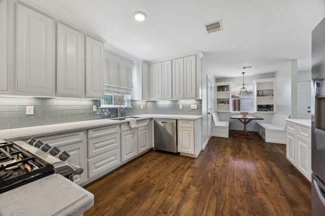 5926 Kuldell Drive, Houston, TX 77074