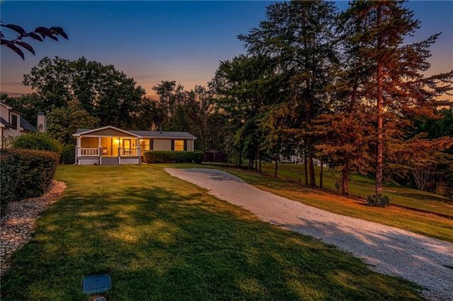 2253 Karen Lane, Gainesville, GA 30501