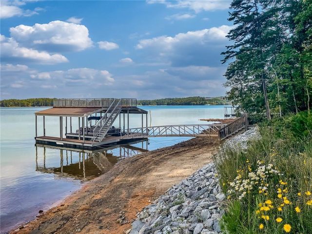 2253 Karen Lane, Gainesville, GA 30501