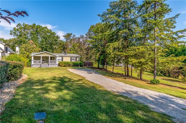 2253 Karen Lane, Gainesville, GA 30501