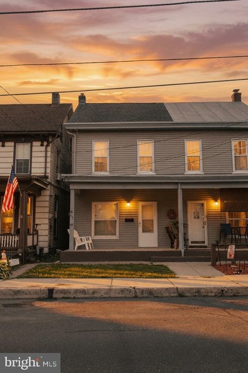 135 WASHINGTON AVE, Ephrata, PA 17522