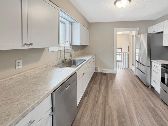 809 11th Avenue N, Fargo, ND 58102