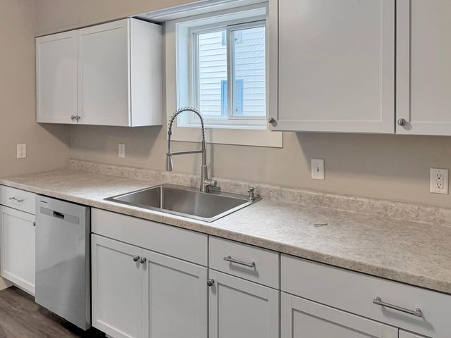 809 11th Avenue N, Fargo, ND 58102