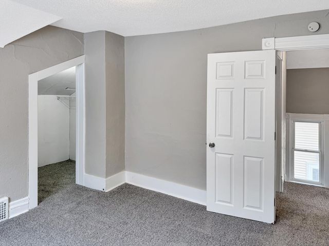 809 11th Avenue N, Fargo, ND 58102