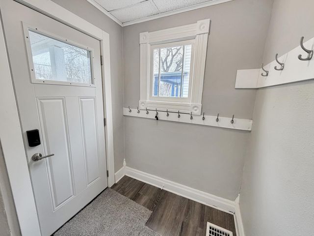 809 11th Avenue N, Fargo, ND 58102