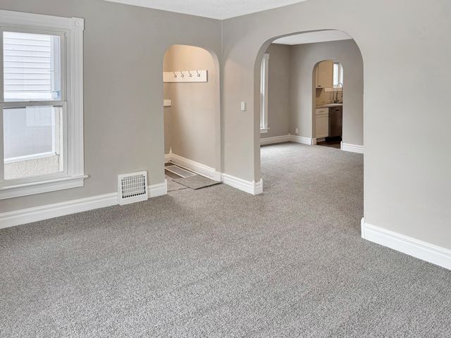 809 11th Avenue N, Fargo, ND 58102