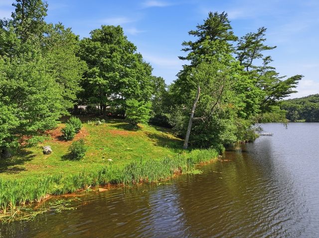 66 Pierce Rd, West Brookfield, MA 01585