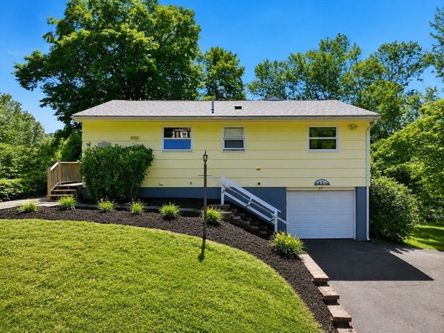 66 Pierce Rd, West Brookfield, MA 01585