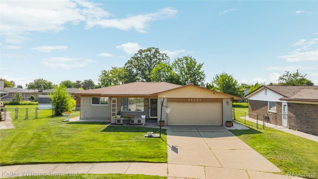 36221 Pickwick Court, Sterling Heights, MI 48310