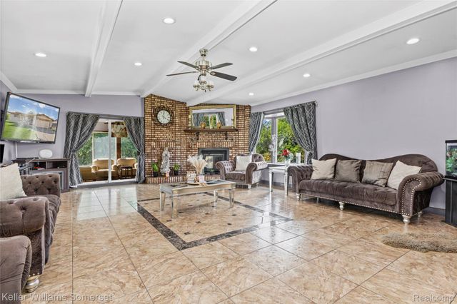 36221 Pickwick Court, Sterling Heights, MI 48310