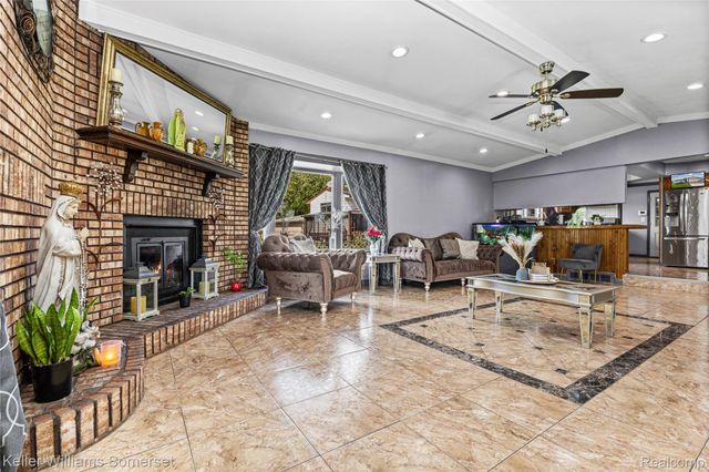 36221 Pickwick Court, Sterling Heights, MI 48310