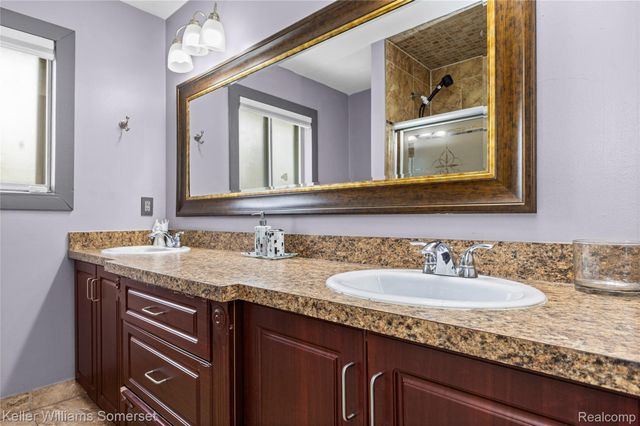 36221 Pickwick Court, Sterling Heights, MI 48310